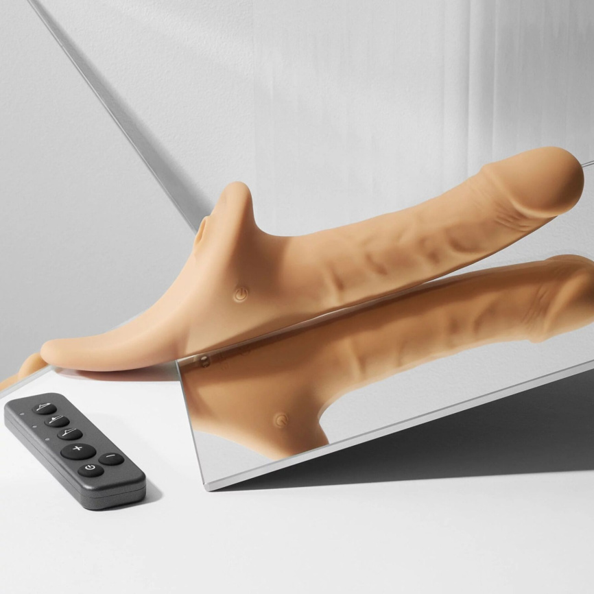 Вібронасадка для страпону з вакуумною стимуляцією Strap-On-Me Multi Orgasm Realistic Dildo M Vanilla фото 2