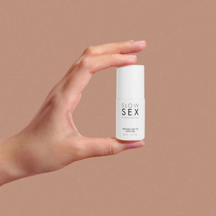 Масло для возбуждения Bijoux Indiscrets SLOW SEX Arousal Sex Oil CBD (30 мл) фото 2