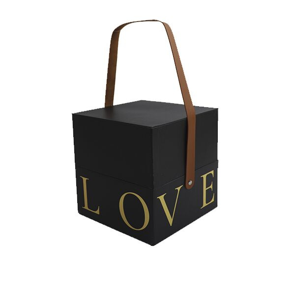 Подарункова коробка з ручкою LOVE чорна, L – 18,5х18,5х19 см фото 1