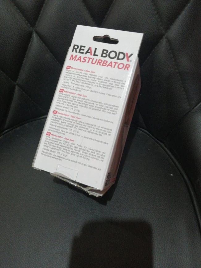 Реалистичный мастурбатор вагина юной девушки Real Body - The Teen (мятая упаковка!!!) фото 2