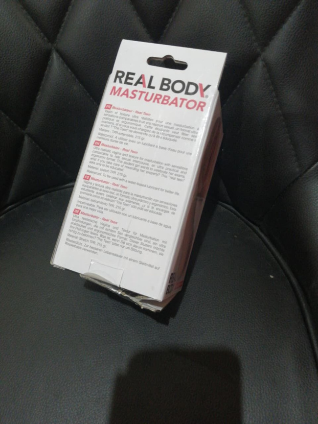 Реалістичний мастурбатор вагіна юної дівчини Real Body - The Teen (м'яте паковання!!!) фото 2