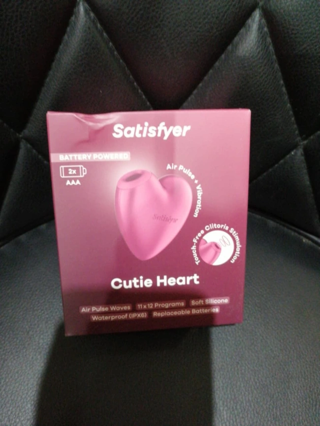 Вакуумный стимулятор-сердечко с вибрацией Satisfyer Cutie Heart Battery Series (мятая упаковка!!!) фото 2