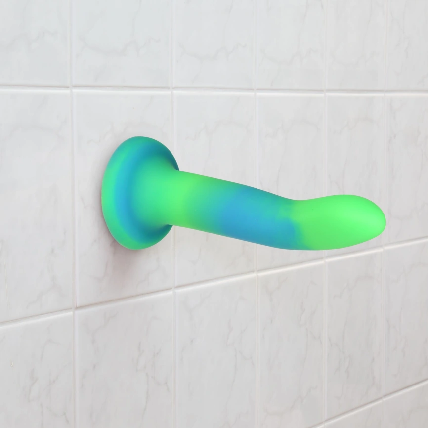 Светящийся в темноте фаллоимитатор ADDICTION Rave 8″ Glow in the Dark Dildo Blue Green, 20,3 см фото 6