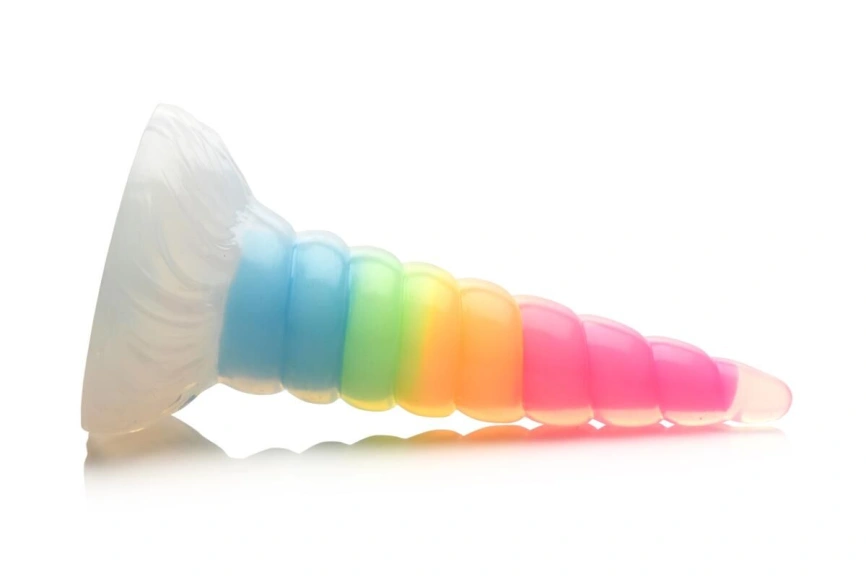 Фэнтезийный фаллоимитатор Creature Cocks Luminescent Rainbow Silicone Dildo, светится в темноте, 19,6 см фото 2