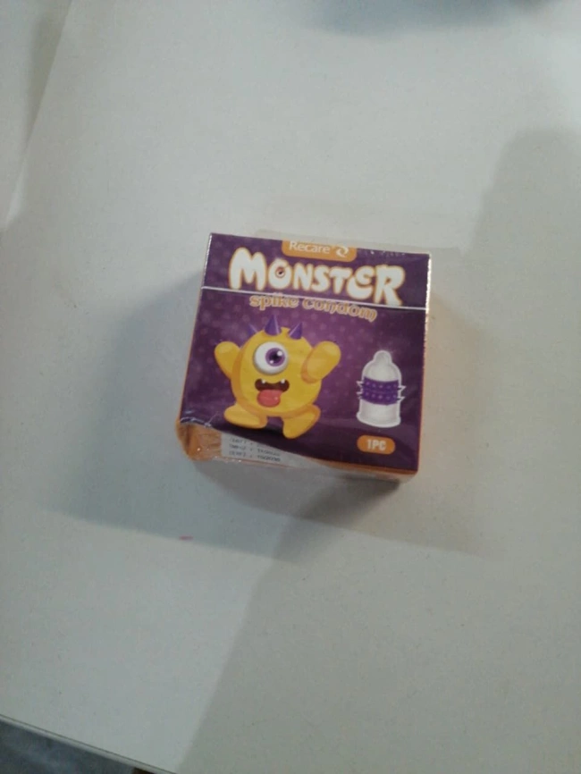 Насадка на член Recare Yellow Monster Spike Condom (мятая упаковка!!!) фото 2