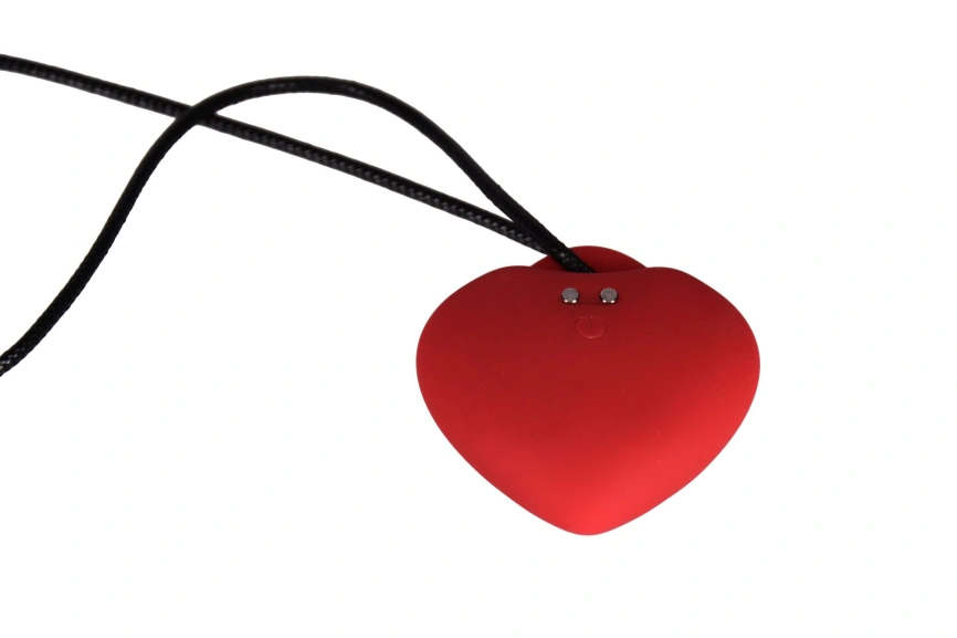 Мини-вибратор «Сердечко» FairyGasm PleasureStone red, 9 режимов, на шнурке фото 3