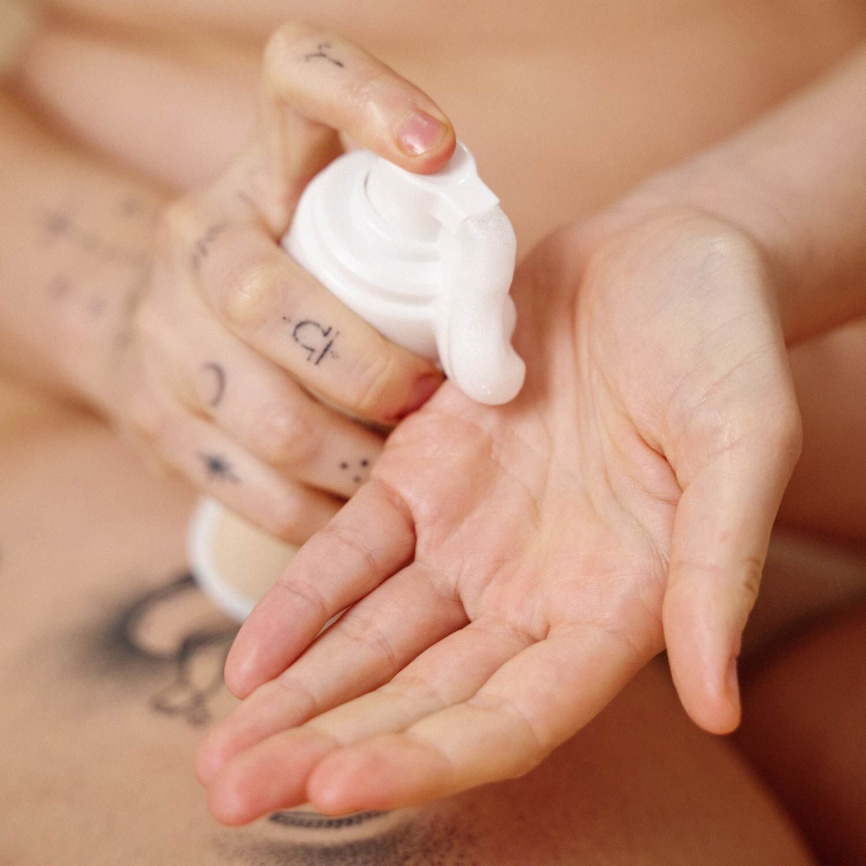 Піна для інтимної гігієни Bijoux Indiscrets Sex Au Naturel Prebiotic Intimate Wash Gentle Foam 150мл фото 5