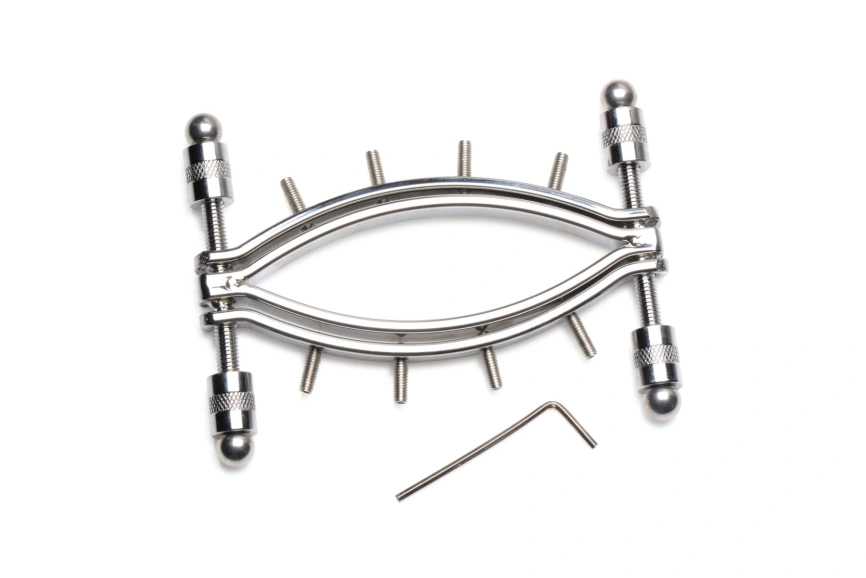 Зажим для вагины Master Series: Spread 'Em Poker Vagina Clamp with Adjustable Pressure Screws, шипы фото 3