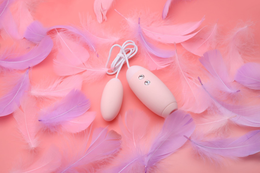 Вакуумний стимулятор з віброяйцем 2-в-1 KISSTOY Miss VV Pink фото 3