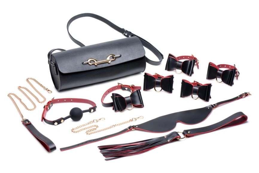 Набор БДСМ с дорожной сумкой Master Series: Bow — Luxury BDSM Set With Travel Bag, 11 предметов фото 1
